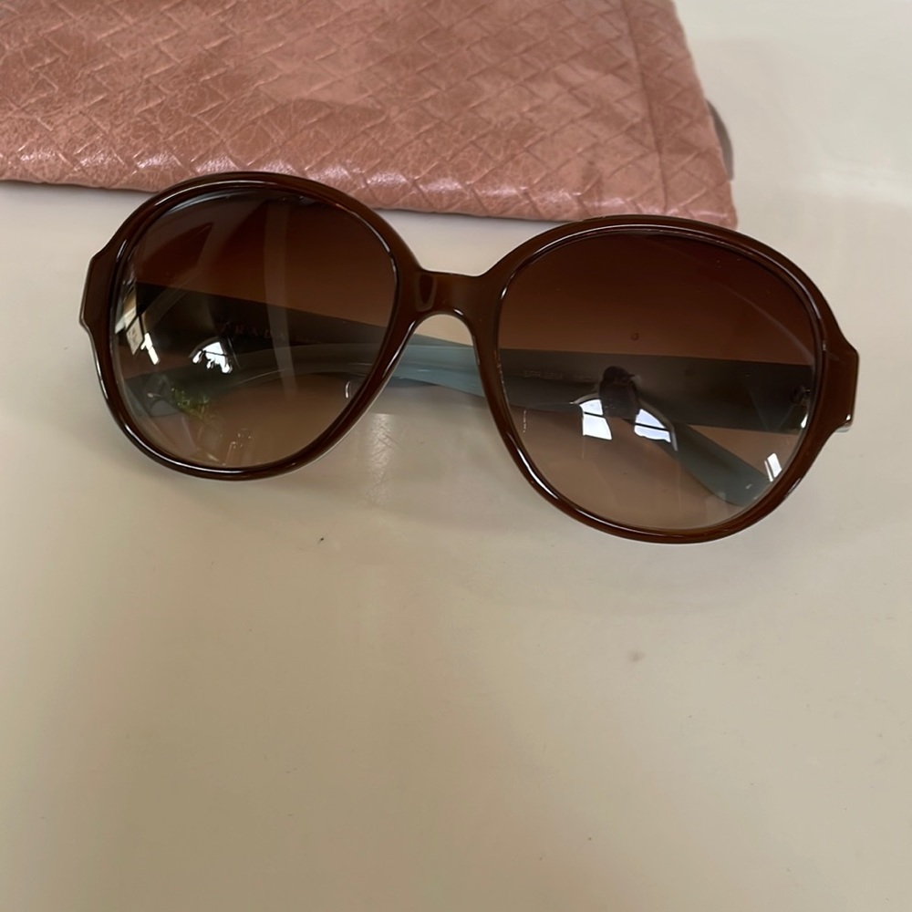 Retro Prada sunnies